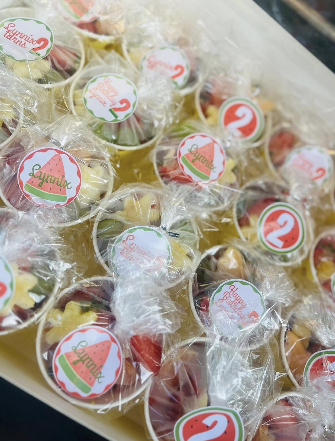 8 oz mixed fruit cups